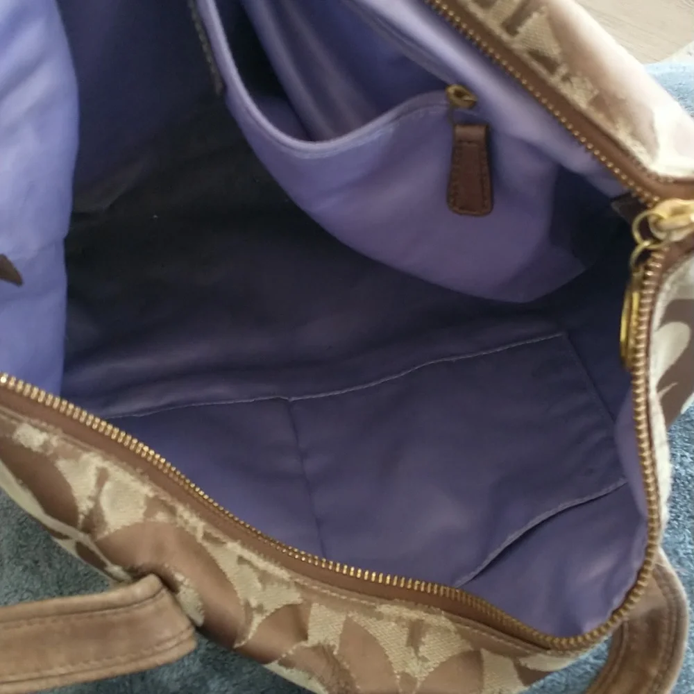 Coach purse - Picture 4 of 4